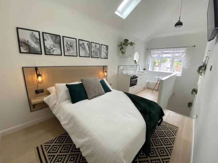 Modern Annex On The Outskirts Of Bath And Bristo Saltford ภายนอก รูปภาพ